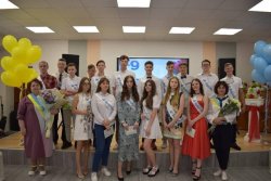 УРОЧИСТЕ ВРУЧЕННЯ СВІДОЦТВ ПРО БАЗОВУ СЕРЕДНЮ ОСВІТУ У КОЗИНСЬКОМУ ЛІЦЕЇ