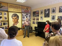 ДВЕРІ МУЗЕЮ А.СОЛОВ 'ЯНЕНКА ВІДЧИНЕНІ ДЛЯ ЕКСКУРСАНТІВ