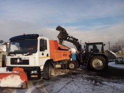 РОЗЧИЩЕННЯ ДОРІГ ВІД СНІГУ