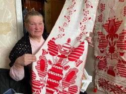 НІНА КРИЖАНІВСЬКА: У ВИШИВАНКАХ, ЯК І В ПІСНЯХ, - ДУША НАРОДУ