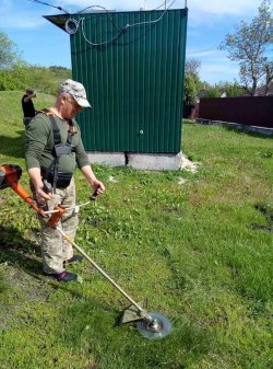 ТРАВНЕВІ ПРИБИРАННЯ КОМУНАЛЬНИКІВ ПРОДОВЖУЮТЬСЯ