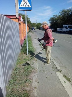 ПІДГІРЦІВСЬКЕ КОМУНАЛЬНЕ ПІДПРИЄМСТВО ПРОДОВЖУЄ НАВОДИТИ ЛАД У СЕЛІ