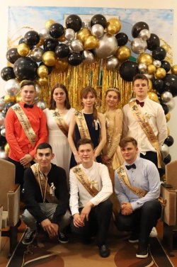 ВИПУСКНИЙ БАЛ У ВЕЛИКОДМИТРОВИЦЬКОМУ ЛІЦЕЇ КОЗИНСЬКОЇ ТГ