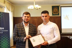 ПРЕДСТАВНИК КОЗИНСЬКОГО ЦНАПу ОТРИМАВ ВІДЗНАКУ ВІД КОДА