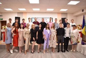 ВИПУСКНИЙ УЧНІВ КОЗИНСЬКОГО ЛІЦЕЮ